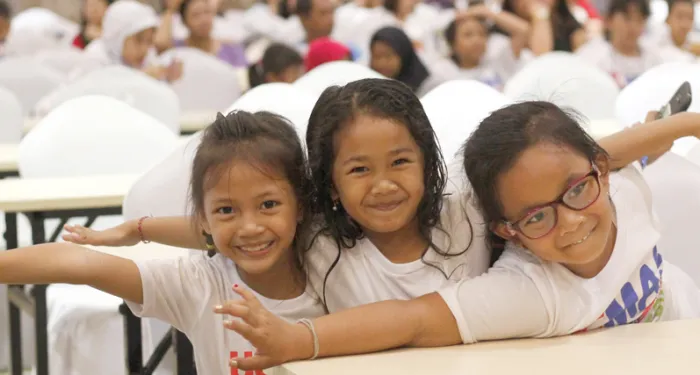 ANAK ADALAH TUMPUAN KEBAHAGIAAN ORANG TUA.